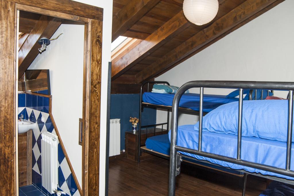 Albergue A'Noguera Castiello de Jaca Phòng bức ảnh