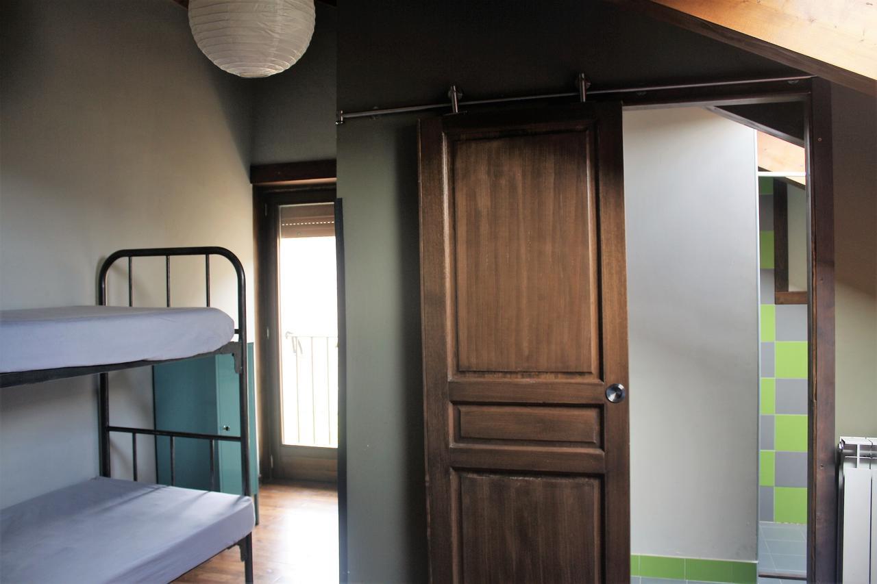 Albergue A'Noguera Castiello de Jaca Phòng bức ảnh